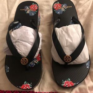 Never Been Worn Tory Burch Sandals.